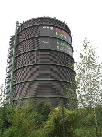 Der Gasometer von unten