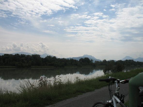 Mit dem Fahrrad am Inn